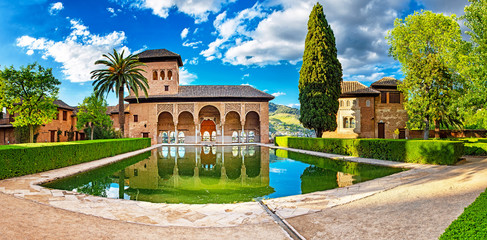 Palace in the famous Alhambra in Granada, Spain - obrazy, fototapety, plakaty