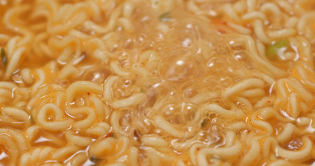 Cooking spicy instant noodles