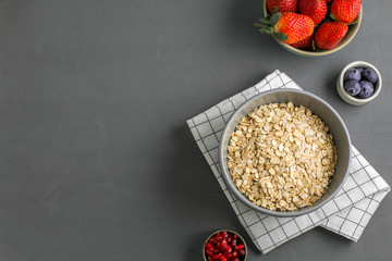 oatmeal with berries