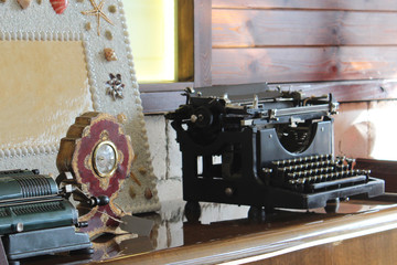 history old art time typewriter