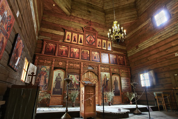 Fototapeta na wymiar interior of an old wooden Orthodox church.