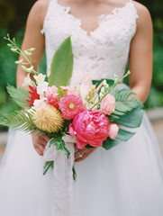 bride holding a bouquet