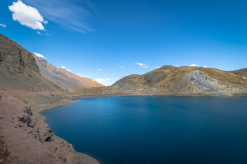 Fototapeta na wymiar Embalse el Yeso Dam at Cajon del Maipo - Chile
