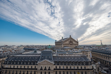 Obraz premium Paris view from Lafayette's Gallery rooftop.