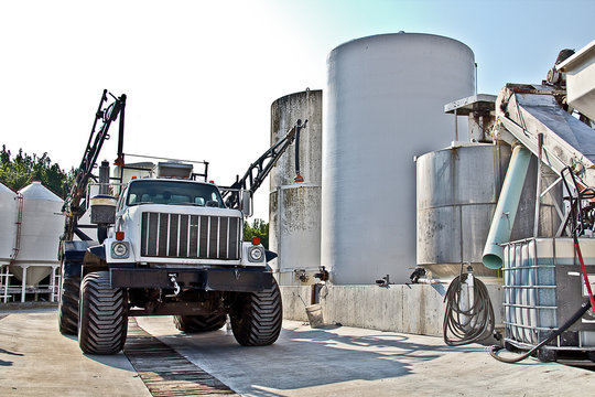 Fertilizer Sprayer Truck