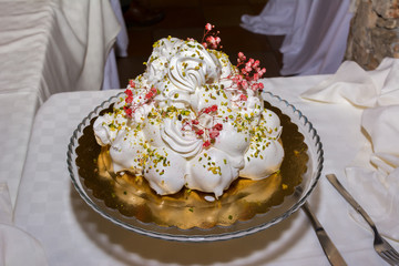 Obraz na płótnie Canvas Close Up of a Pie on a White Table in a Wedding Day