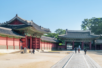 Fototapeta premium Scenic courtyard of Changdeokgung Palace in Seoul, South Korea
