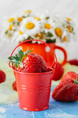 strawberry, daisies, romantic breakfast