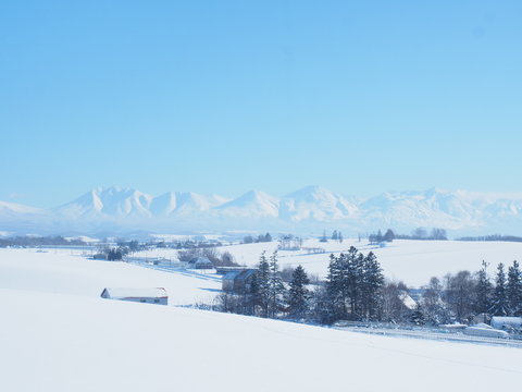 大雪山連峰」の写真素材 | 1,020件の無料イラスト画像 | Adobe Stock