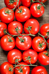 Fresh ripe tomatoes .