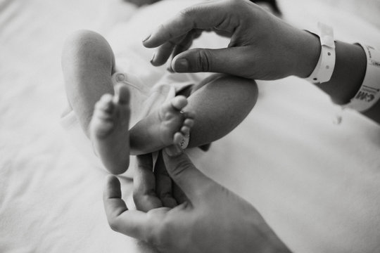 bebe nace en hospital nacimiento reci&eacute;n nacido