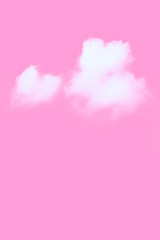 ピンクの空にハート型の雲