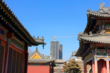 Fototapeta premium Temple ridge and construction site