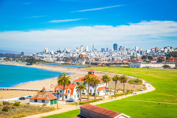 Obraz premium San Francisco skyline with Crissy Field, California, USA
