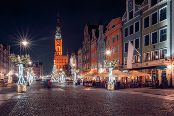 Fototapeta na wymiar Gdansk old town at night