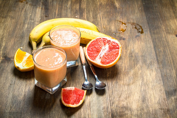 Fresh fruit smoothie .