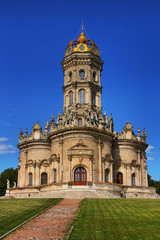 Fototapeta premium Znamenskaya Church in Dubrovitsy