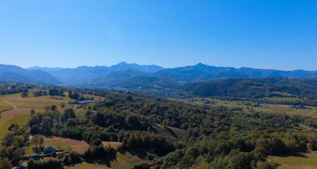 Fototapeta na wymiar Les Pyrénées depuis la Bigorre