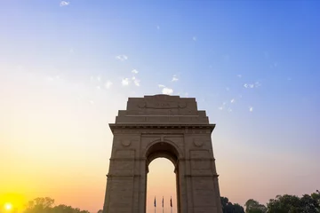 Keuken spatwand met foto The India Gate is a war memorial located astride the Rajpath, of New Delhi, India. © yotrakbutda