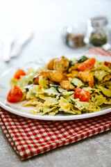 Chicken and spinach pasta with ricotta