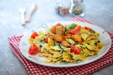 Chicken and spinach pasta with ricotta