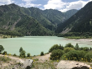 Озеро в гороха посёлка Иссык