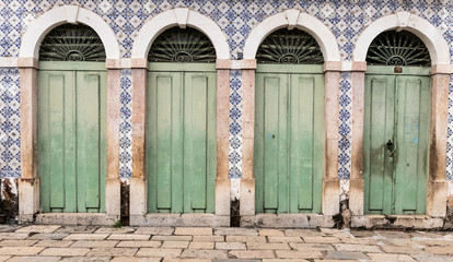 Arquitetura colonial em São Luis, MA.  A herança lusitana da cidade dos azulejos.  - obrazy, fototapety, plakaty