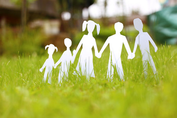 Zusammen, eine Familie im grünen