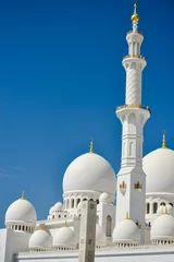 Foto op Plexiglas White Mosque tower on a sunny day. © xpabli