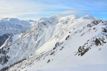 Górskie szczyty w zimie, Polska © VinyLove Foto