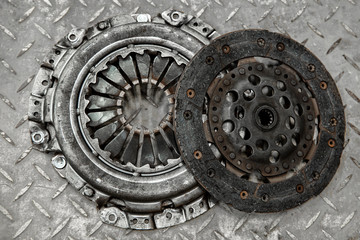 elements of the old faulty car clutch kit