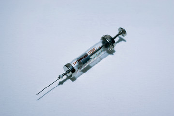 One Glass injection syringe