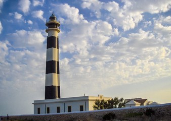 Faro de Artrutx en la Isla de Menorca, Baleares (España) © jasimaco