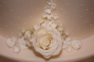  wedding cake decorated with   roses