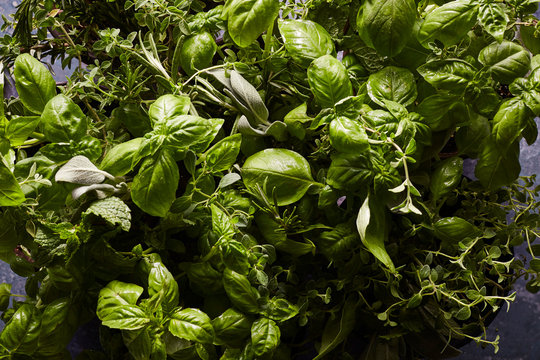 Macro mixture of Herbs