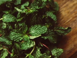 mint, background, leaf, green, peppermint, fresh, organic, leaves, nature, spearmint, food, healthy, plant, herb, herbal, ingredient, aroma, white, closeup, isolated, menthol, raw, wooden, vegetable, 