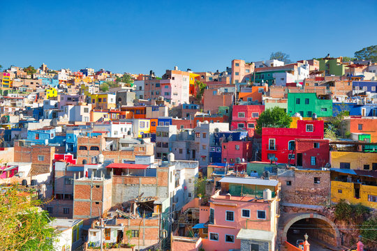 Fototapeta Guanajuato, Mexico, scenic colorful old town streets