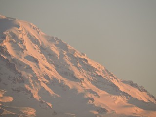 Fototapeta na wymiar Sunset on Mt Rainier, Washington 04