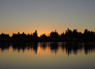 Naklejka premium Sunset Reflections on a Lake 01