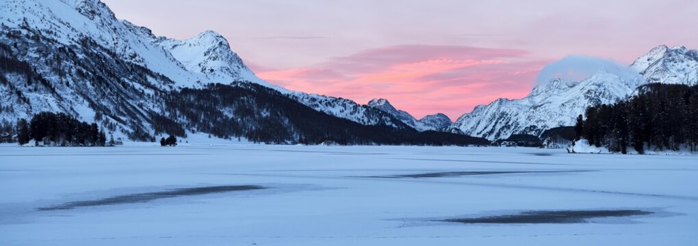 Frozen Lake Silsersee in winter, rear, Piz Cam, Pizzo di Prata, Piz Salacina, Piz Lizun, Pizzi di Maroz, Piz Duan, Sils, Upper Engadine, Canton Graubunden, Switzerland, Europe