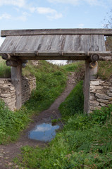 Fototapeta na wymiar wooden old gate