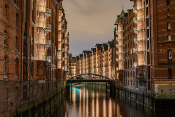 View over Wandrahmsfleet to Sandtorkai-Hof in Hamburg