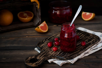 Spicy cranberry-orange sauce for meat