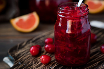 Spicy cranberry-orange sauce for meat