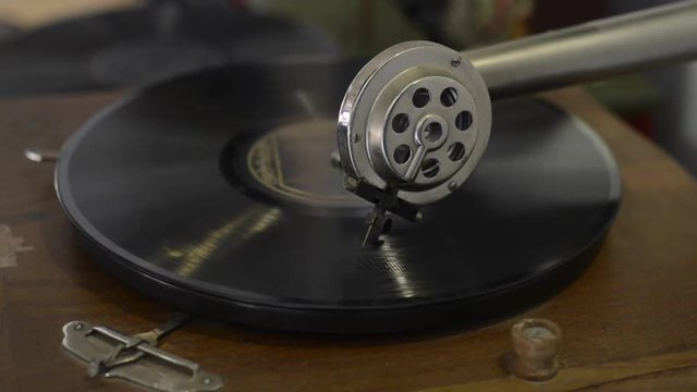 zoom sur la pointe du phonographe 