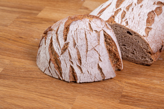 Frisch aufgeschnittenes Brot