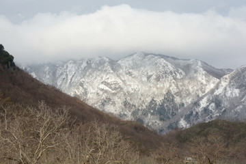 Paesaggio montano innevato, in Campania, Sud Italia. Gennaio 2019.