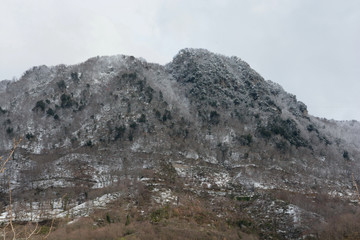 Paesaggio montano innevato, in Campania, Sud Italia. Gennaio 2019.