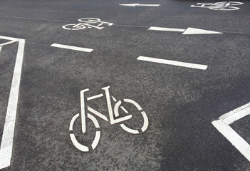 Straßenmarkierung Radweg in Hamburg, Deutschland