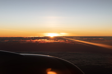 Obraz na płótnie Canvas Sonnenaufgang im Flugzeug, Afrika / Nairobi